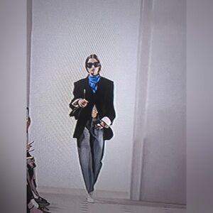 🥰🦊New MaxMara Sexy lace sides light weight  Blazer